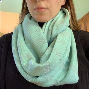 ‼️SALE‼️New York and Company scarf